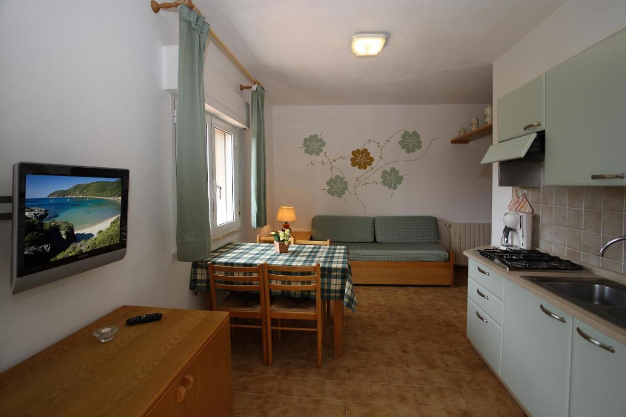 Appartamenti Tallinucci Lacona Exteriör bild